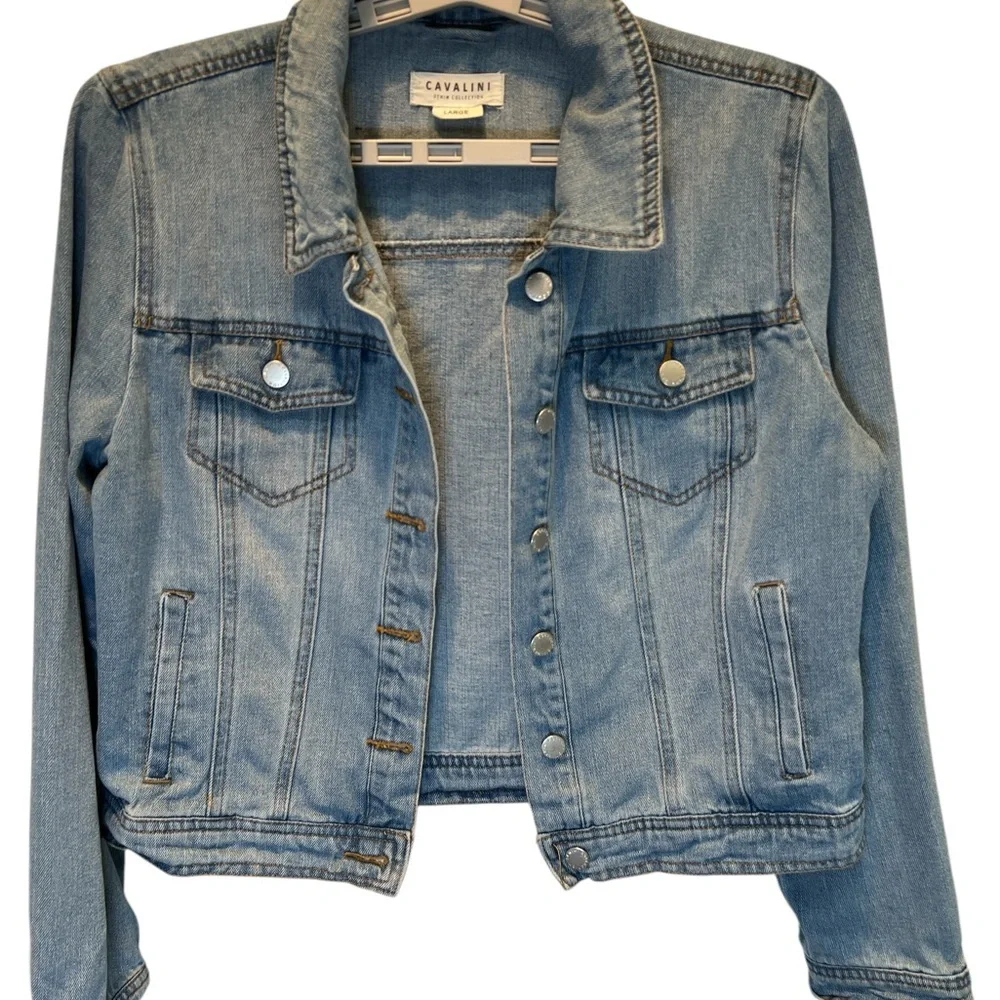 Cavalini Denim Jacket Women’s Size M Blue Cropped Jean Jacket Classic Chic - Picture 3 of 6
